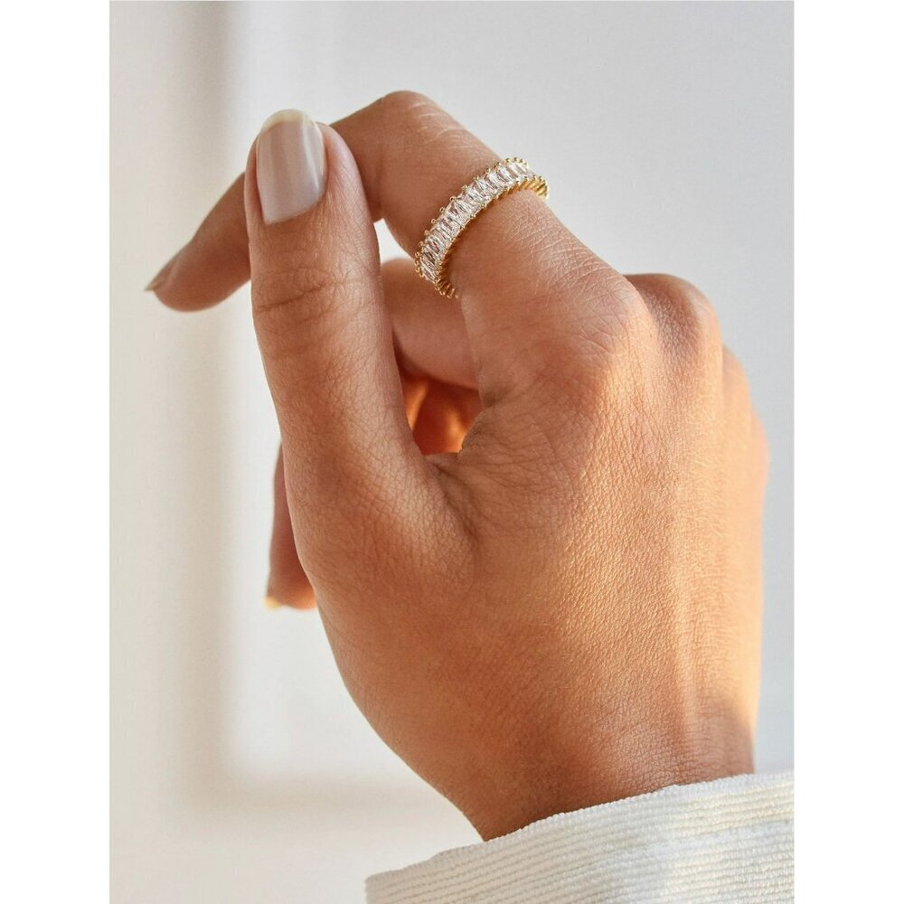 Zirconia Vertical 18 Gold Baguettes Band Ring Size 8 NWOT - Picture 2 of 7